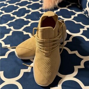 NWOT light tan lane eight trainer ad-1 sneakers 8.5